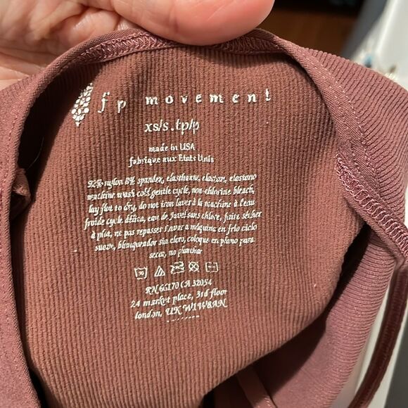 27 FP Movement Ribbed Cropped Spaghetti Strap Tank Top Sz XS Small Mauve - Picture 4 of 4